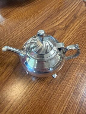 Fitz & Floyd All Season's Carved Mini Teapot Candle "English Mist" Silver Plated